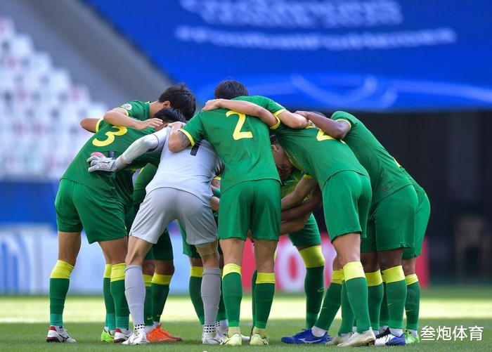 包含亚冠集结日走向成谜，新奥尔良鹈鹕刷新队史纪录，球迷炸锅，球探报告显示潜力的词条